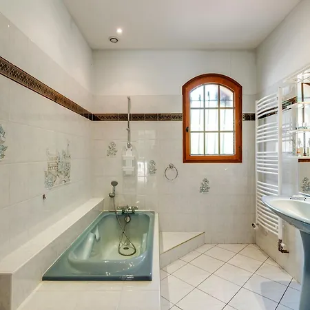 Βίλα Villa In Pineuilh By Dordogne River, Cleaning Included *